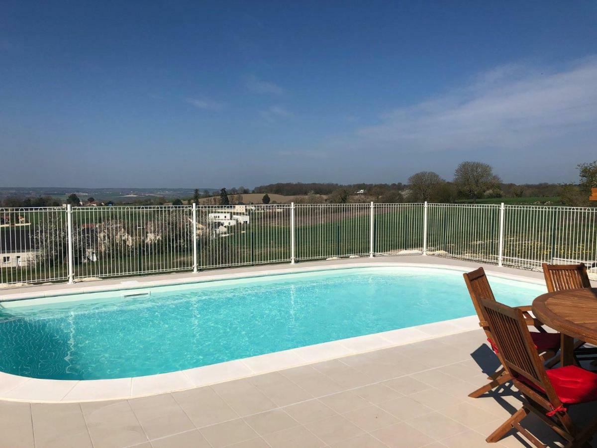Gite Montgolfiere 6 Personnes Chatellerault Bagian luar foto